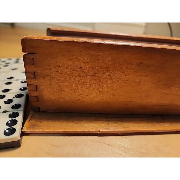 Set of antique dominoes. Comes in a wooden box with sliding lid and dove tail - Picture 3 of 6